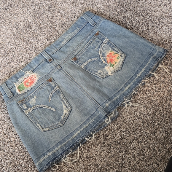 Joe's Jeans Light Blue Denim Mini Skirt with Floral Embroidery - Picture 1 of 3